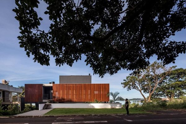 Alagado House / Michel Macedo Arquitetos