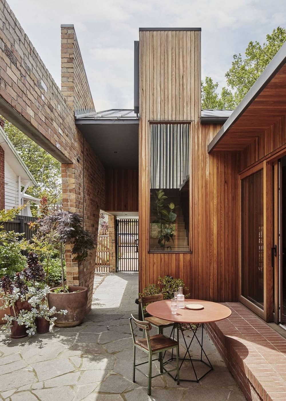 West Bend House / MRTN Architects