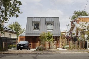 West Bend House / MRTN Architects