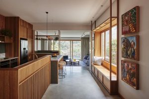 West Bend House / MRTN Architects