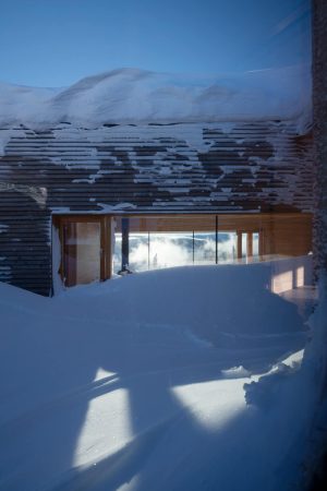 Dobbel Hytte / Mork-Ulnes Architects
