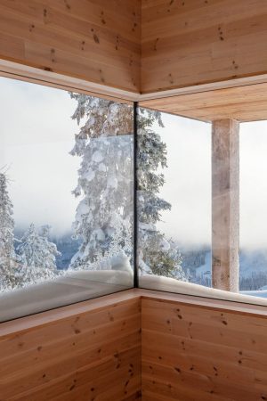 Dobbel Hytte / Mork-Ulnes Architects
