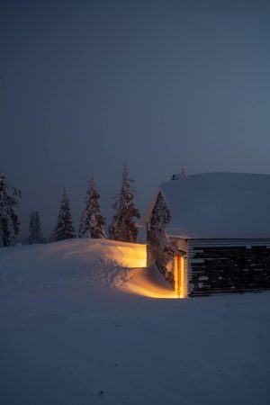 Dobbel Hytte / Mork-Ulnes Architects