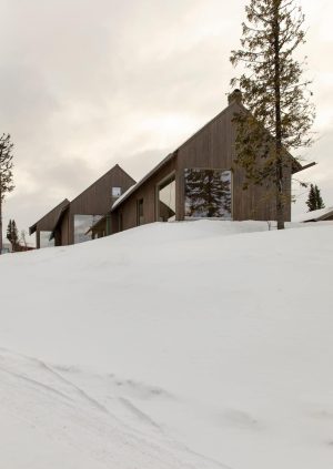Trippel Hytte / Mork-Ulnes Architects