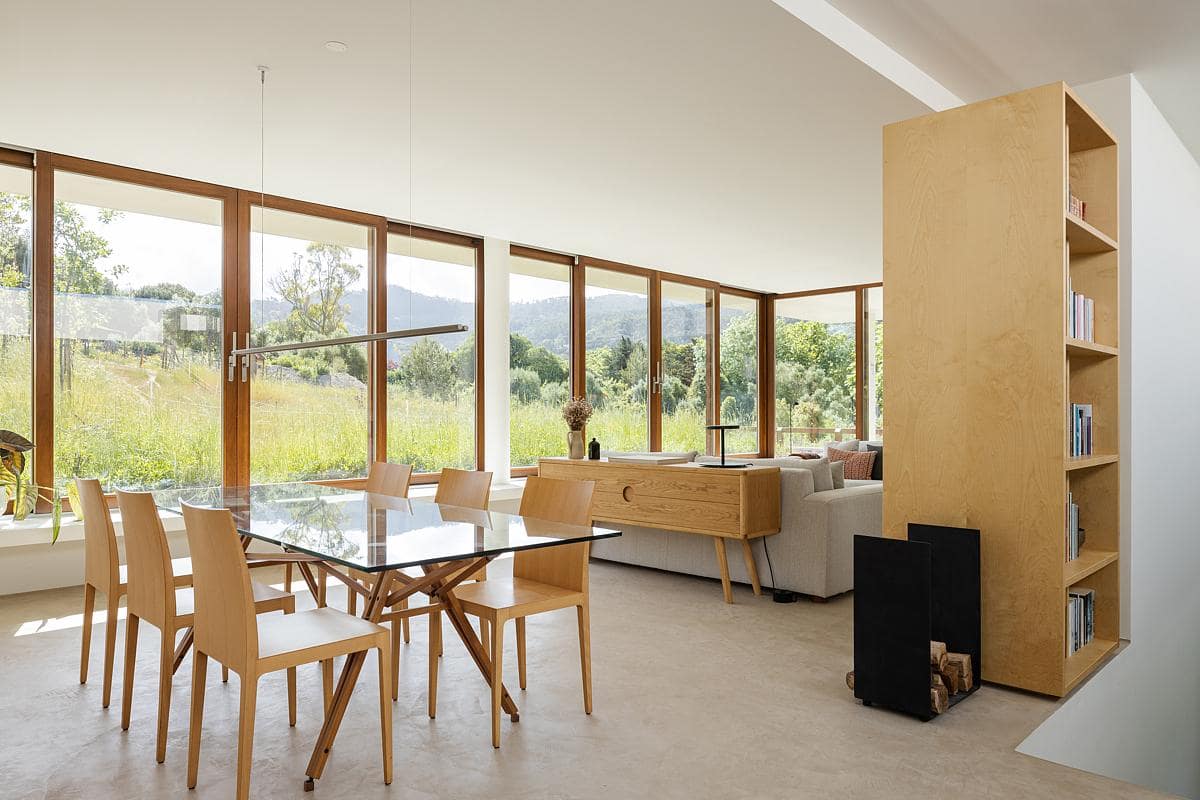 dining area, living space