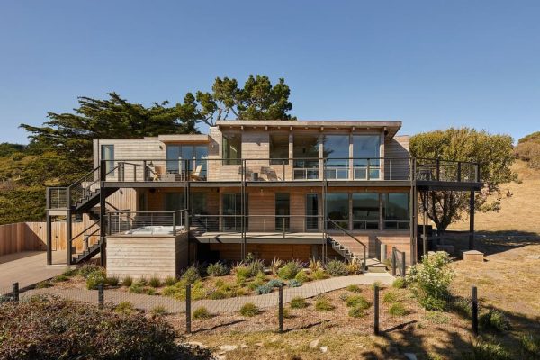 Bolinas Beachside Getaway / Levy Art + Architecture