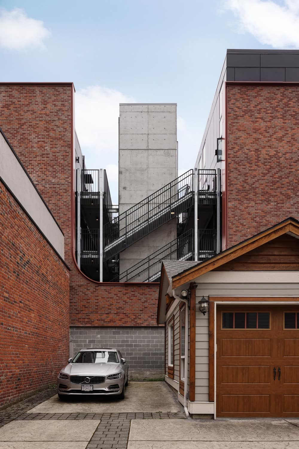 Rotunda Apartments / D’Arcy Jones Architects