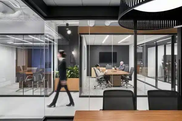 Dedicated Office Spaces vs. Coworking: Choosing the Right Workspace for Your Business