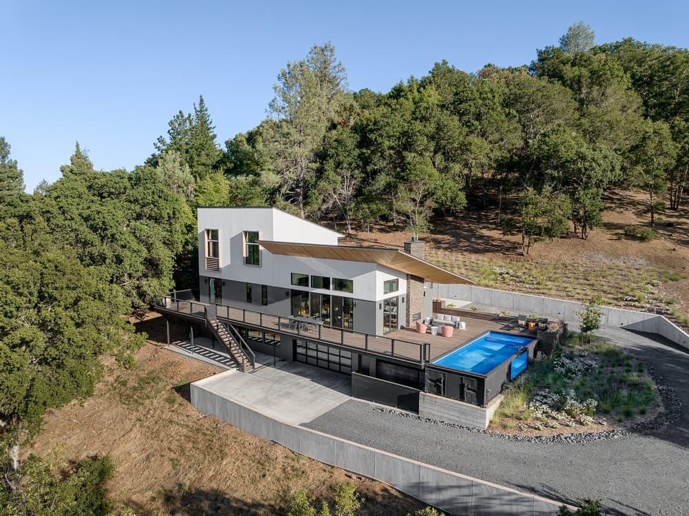 Healdsburg Hillside Hang House / Zinni Architecture