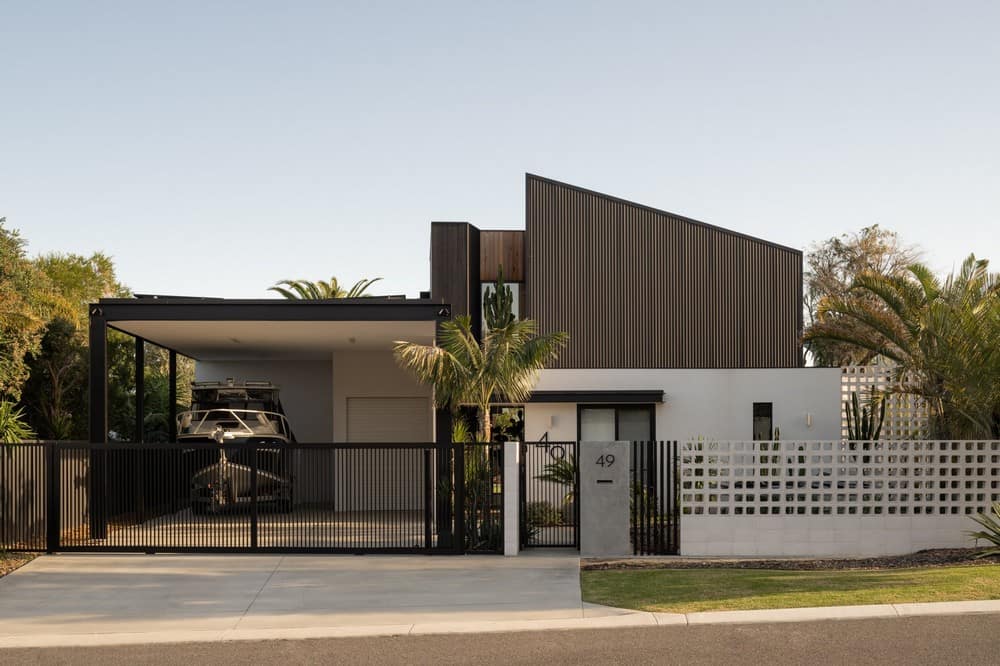 The Boatshed House / Dalecki Design