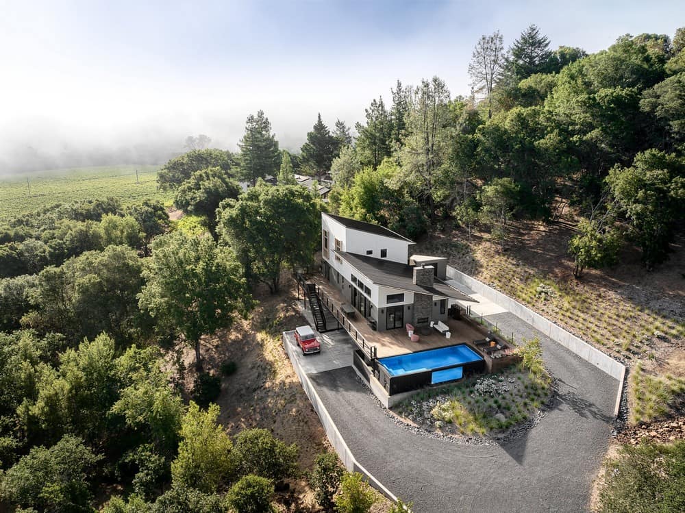 Healdsburg Hillside Hang House / Zinni Architecture