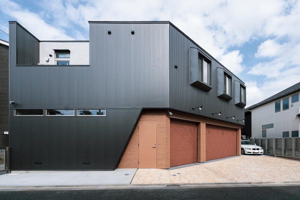 Motorhead House / Chiasma Factory