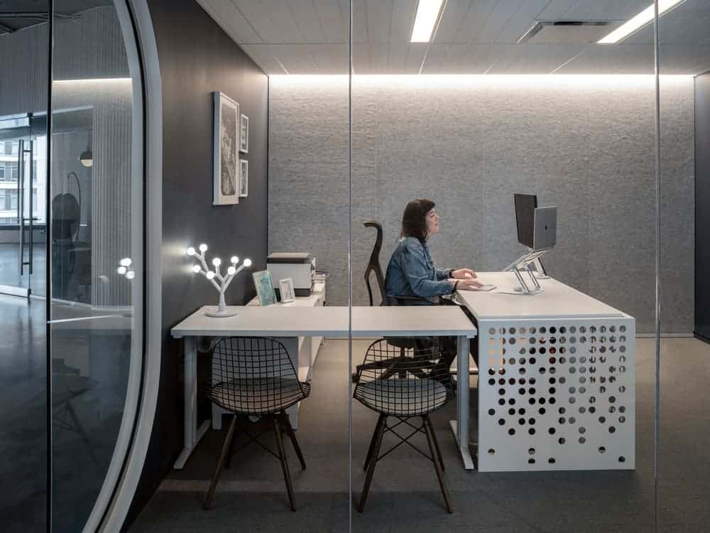 Brainium Studios Workplace / Hacker Architects