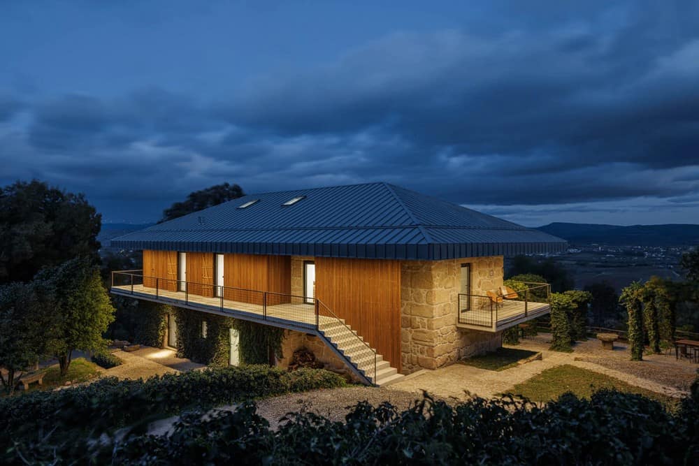 The Vagar – Country House / Filipe Pina + David Bilo