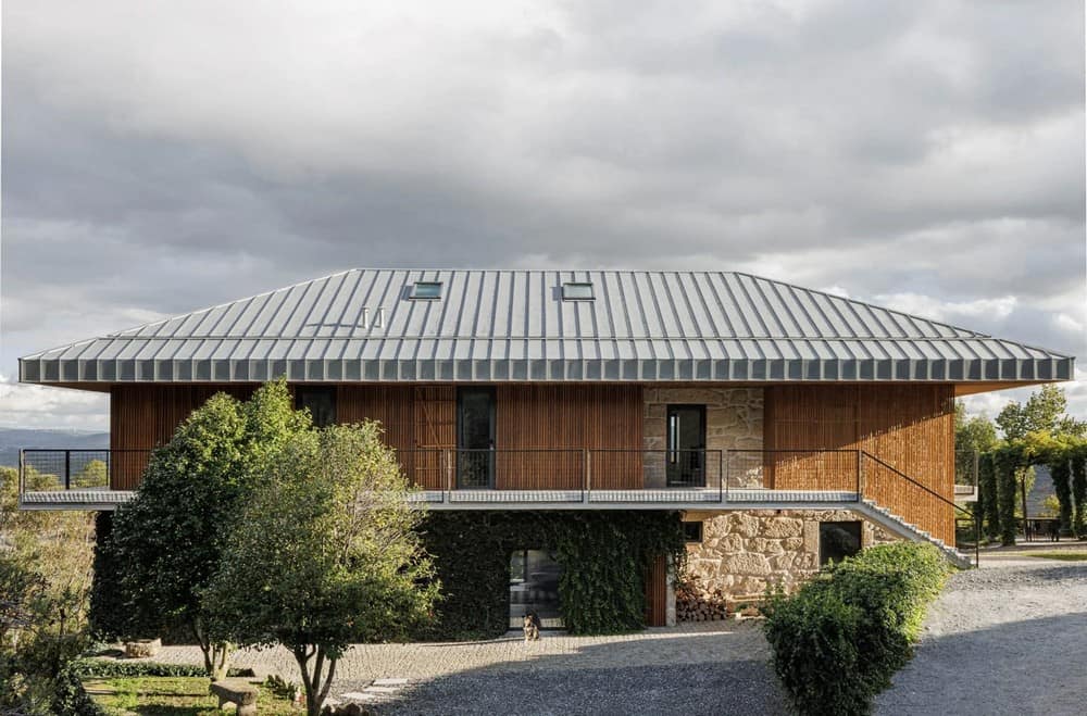 The Vagar – Country House / Filipe Pina + David Bilo