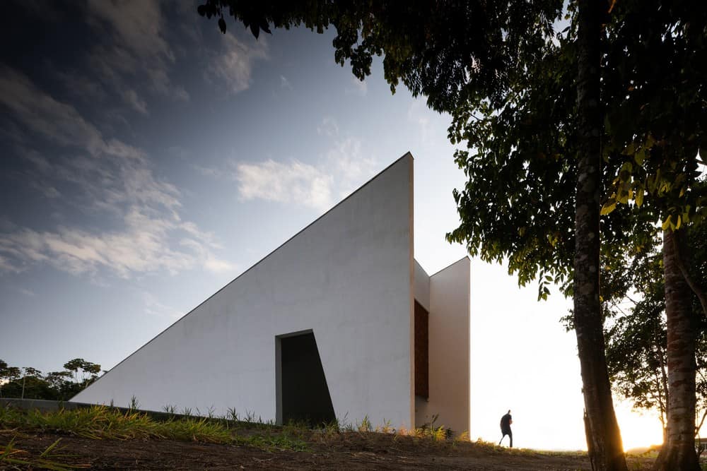 Templo Aldeia / NEBR Arquitetura