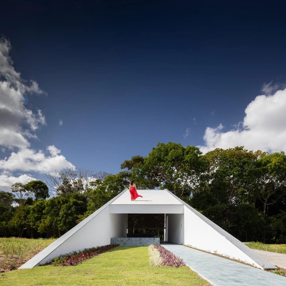 Templo Aldeia / NEBR Arquitetura