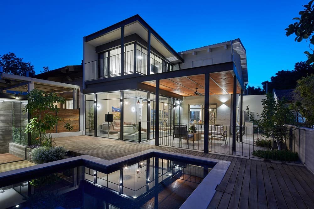 A Steel and Glass Addition to an Existing Private House