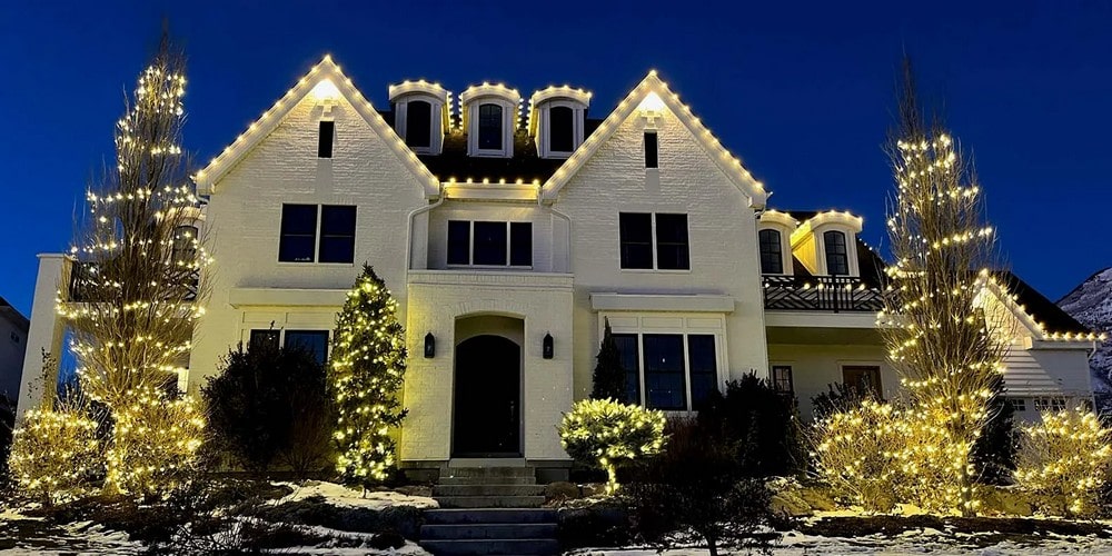 Festive Brilliance: Unveiling the Magic of Holiday Lighting