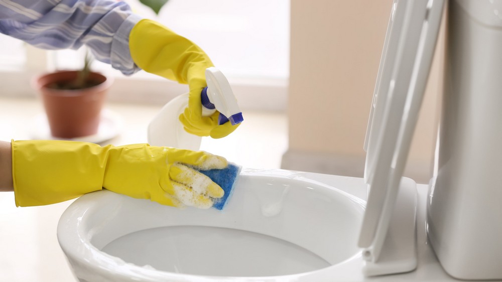 How to Deep Clean Your Bathroom - An Effective Checklist