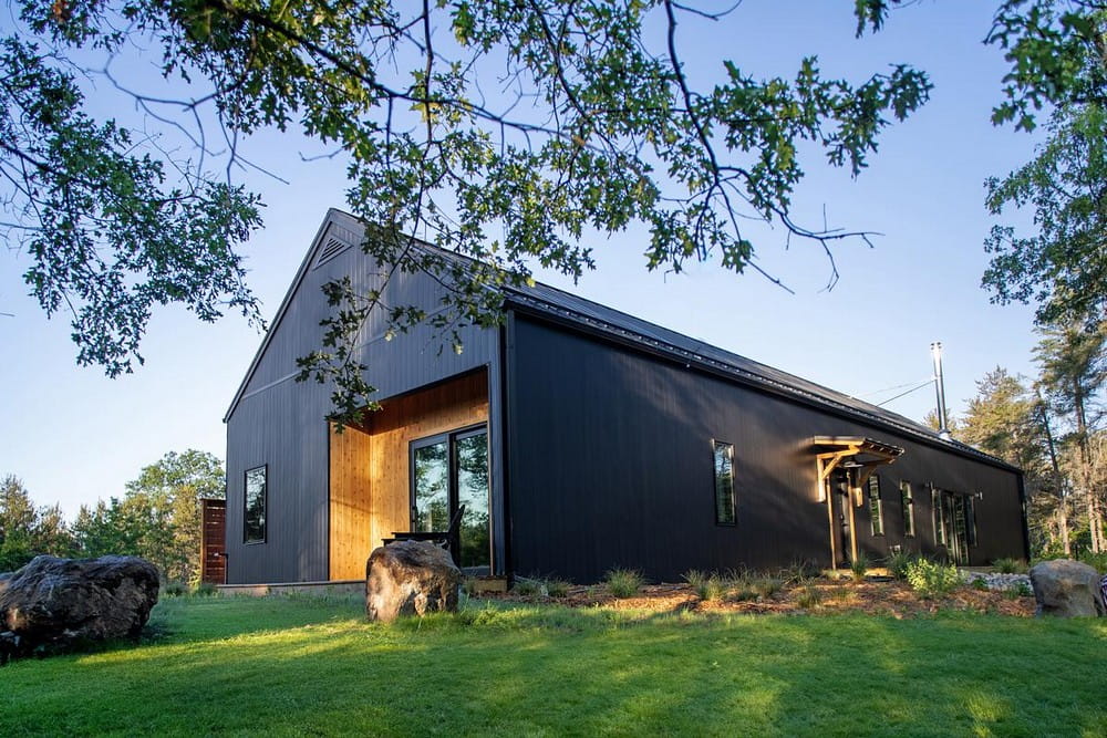 The Uncommon Ranch : A Sustainable Farm Dwelling built in 7 days!