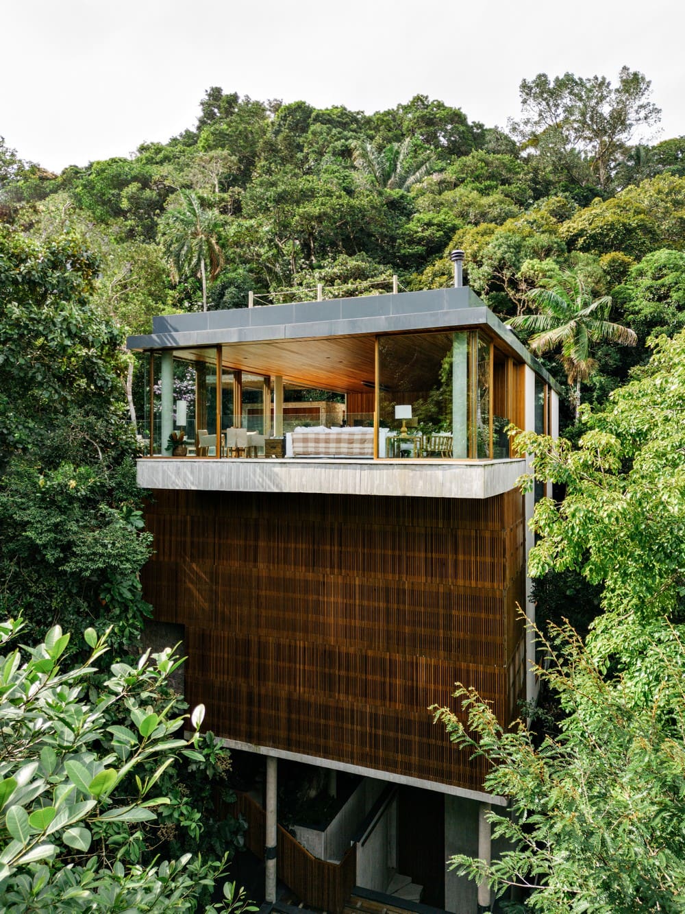 Iporanga House / Marina Salles Arquitetura e Interiores