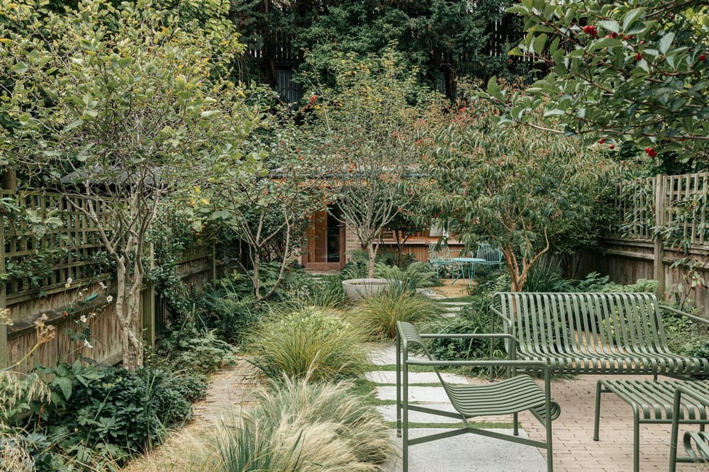 courtyard, The Barnes House / Fraher and Findlay