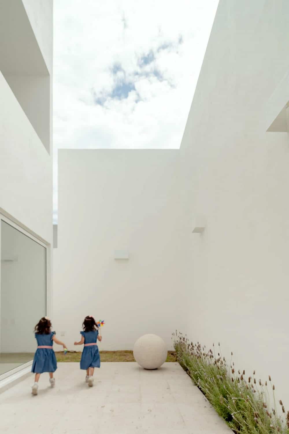 Casa Camino Viejo / Ikanimej Arquitectos