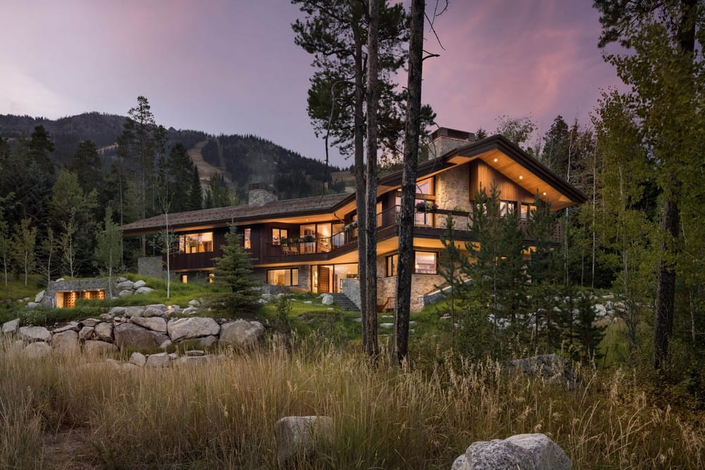 Teton Mountain House / Hacin + Associates