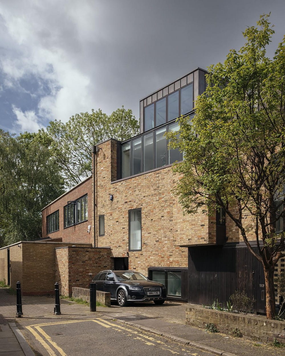 Larch Loft, North London / Whittaker Parsons