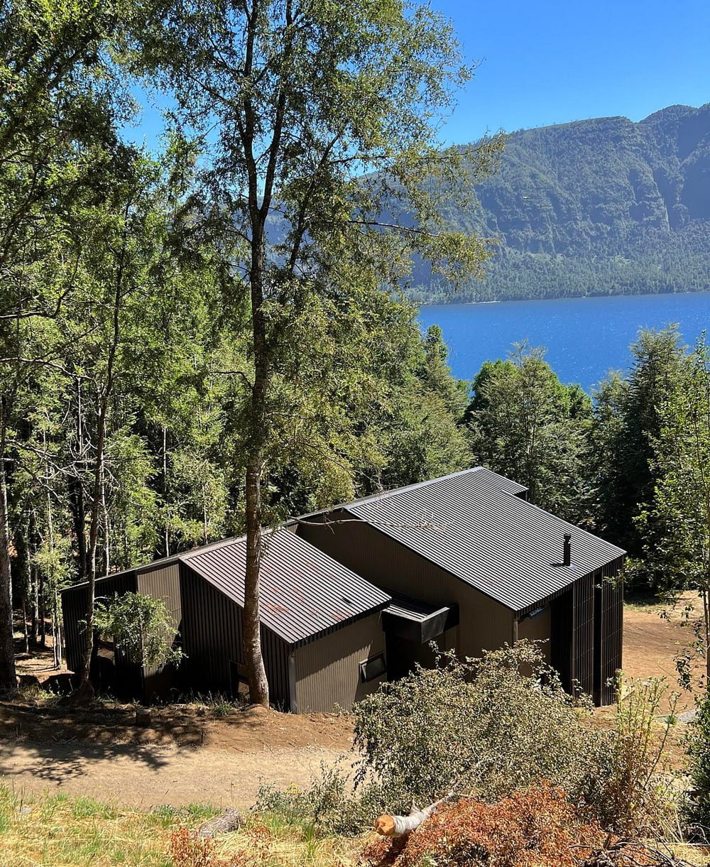 Lake Colico House / Claro + Westendarp Arquitectos