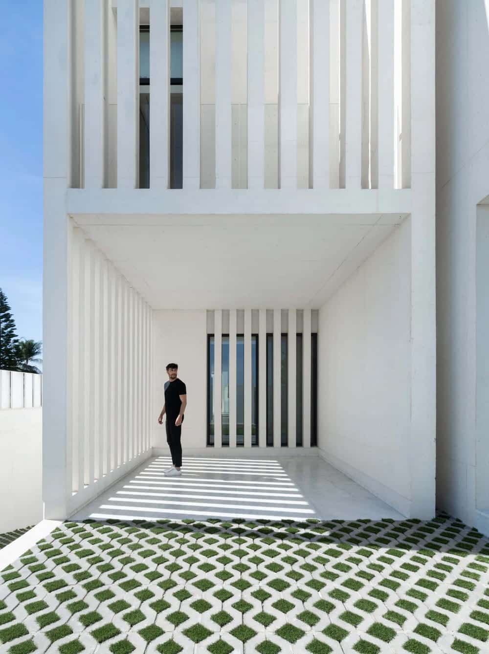 Vertical House / Ruben Muedra Estudio de Arquitectura