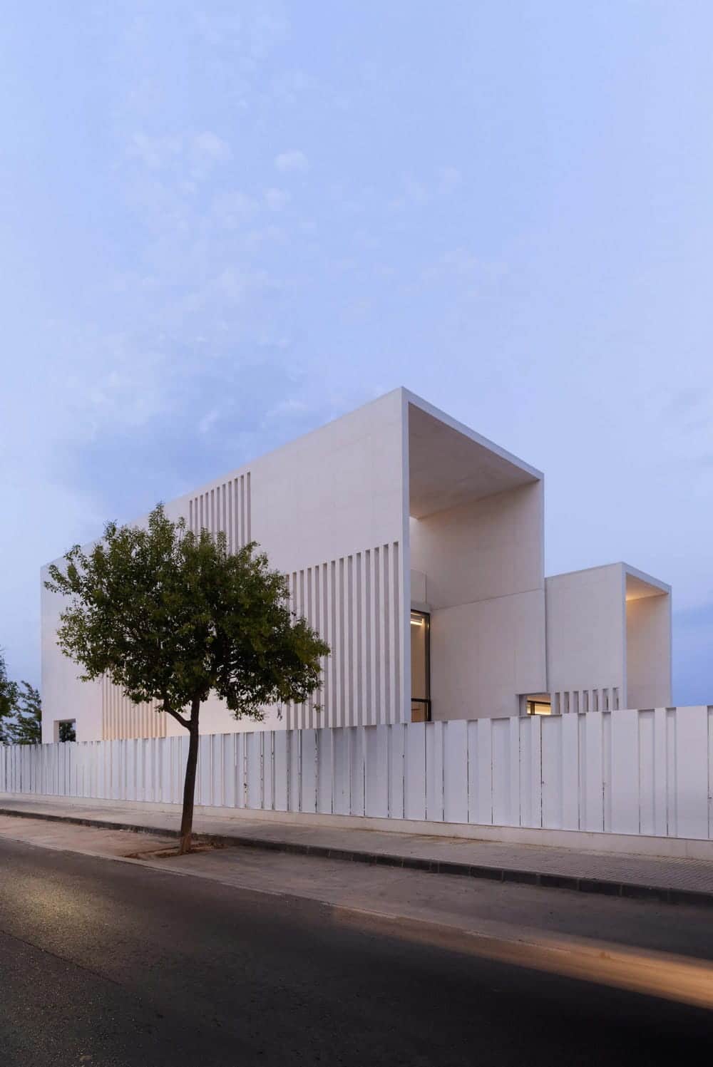 Vertical House / Ruben Muedra Estudio de Arquitectura