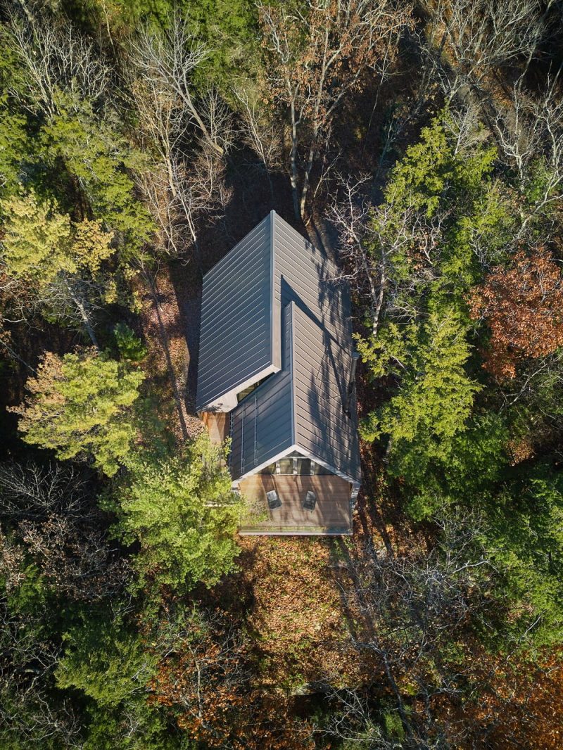 Bunkie on the Hill / DUBBELDAM Architecture + Design