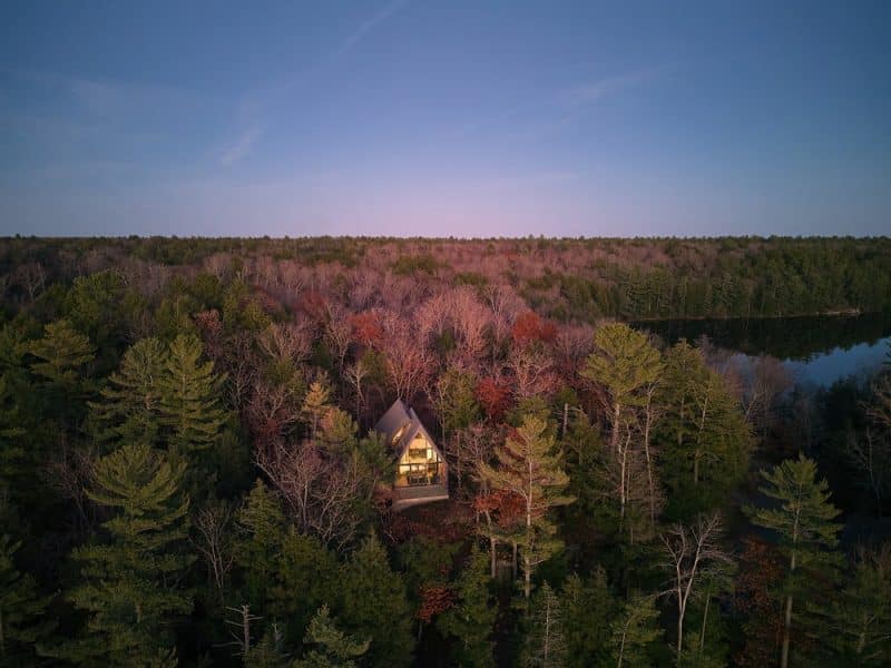 Bunkie on the Hill / DUBBELDAM Architecture + Design