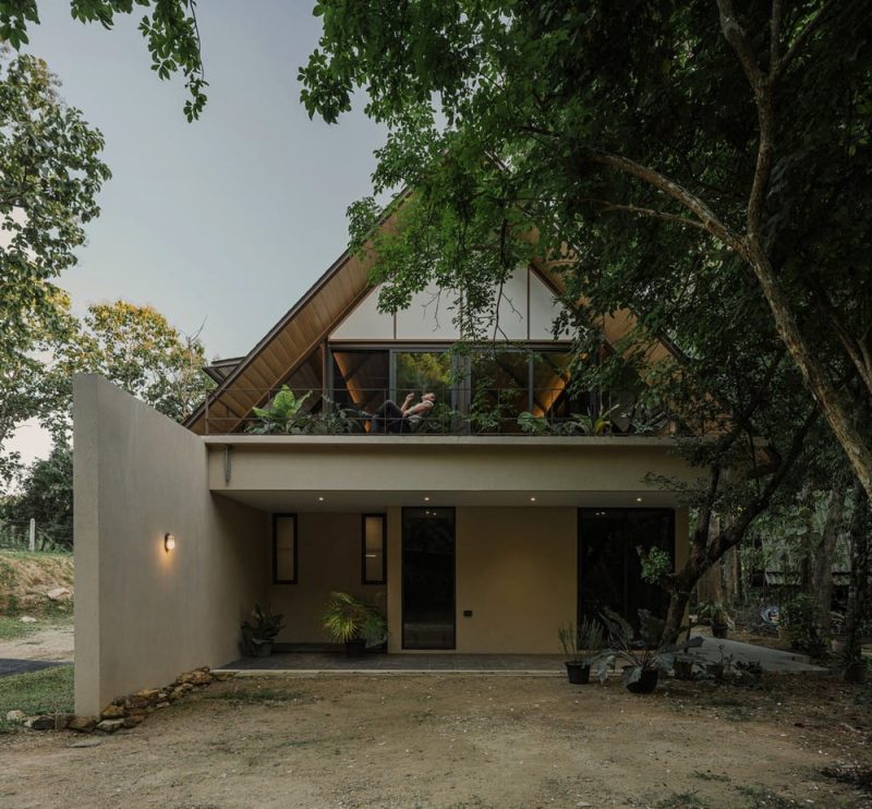 Mae Rim House / WOS Architects