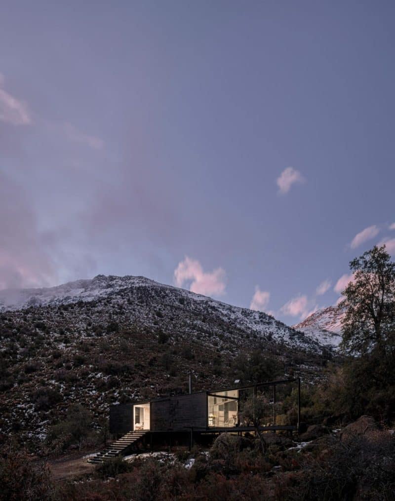 Mountain Retreat Home / Gonzalo Iturriaga Arquitectos