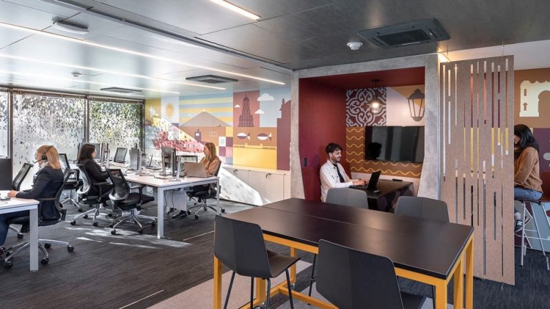 Creditel Office Uruguay / Contract Workplaces