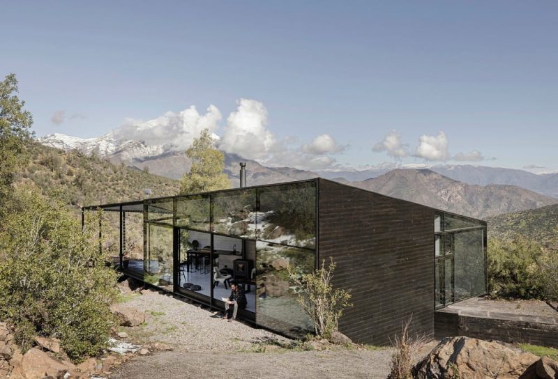 Mountain Retreat Home / Gonzalo Iturriaga Arquitectos