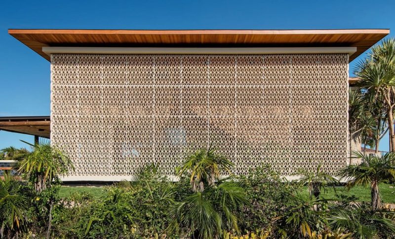 Rendada House / Milcent Arquitetura