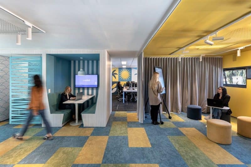 Creditel Office Uruguay / Contract Workplaces