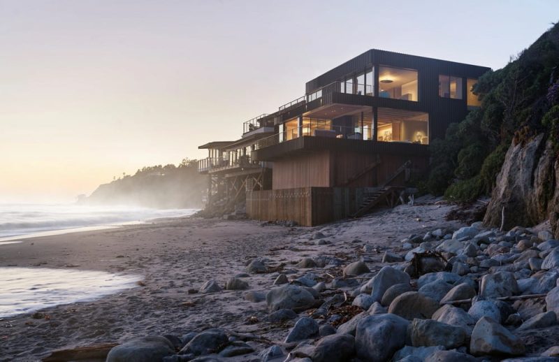 Graoni Beach House / Montalba Architects