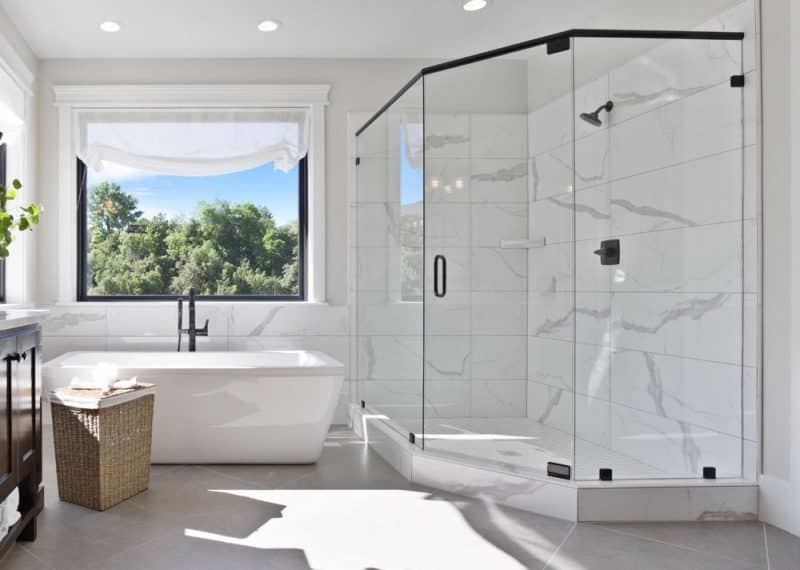 The Comprehensive Guide to Custom Shower Doors, bathroom decor