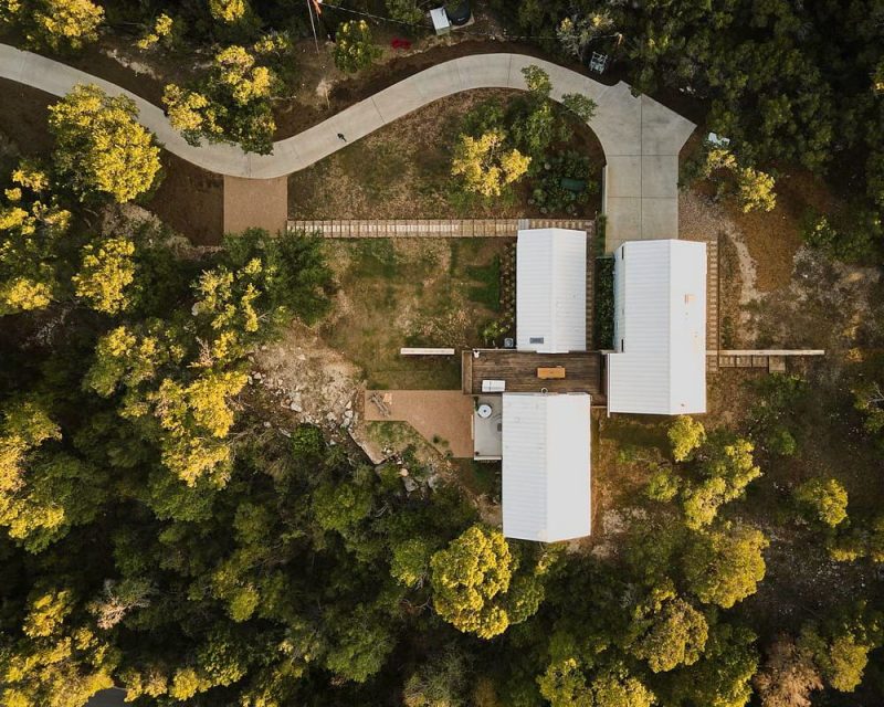 Jonestown Tree house / Faye + Walker