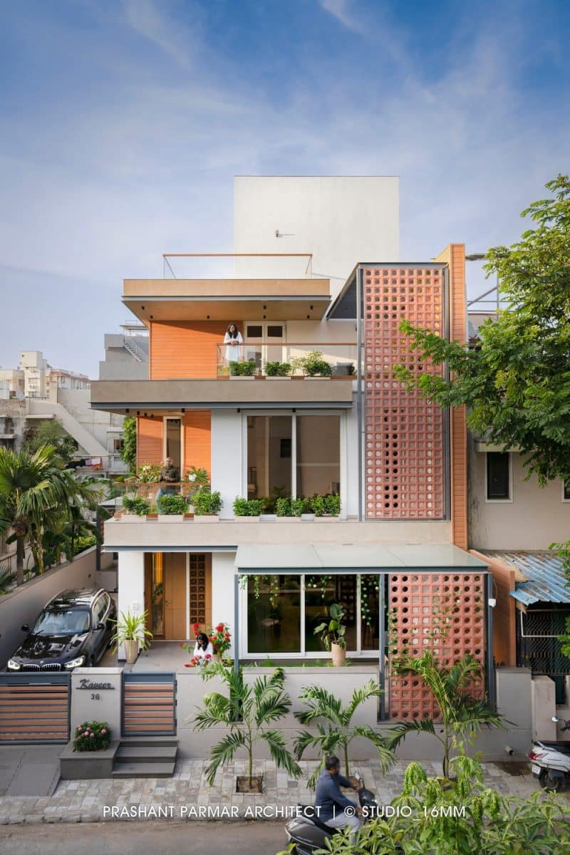 Terracotta Screen House by Prashant Parmar Architect