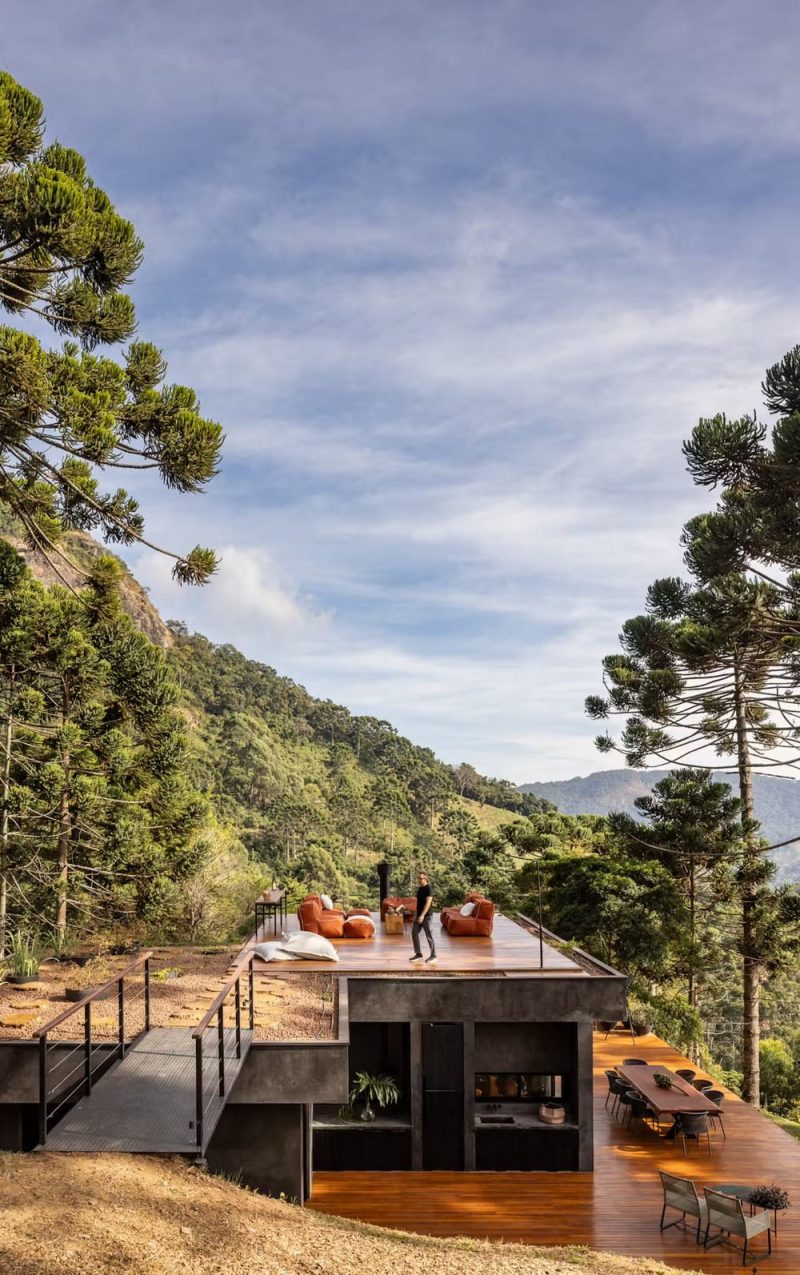 Refugee Mantiqueira Mountains by AMFB ARQUITETURA