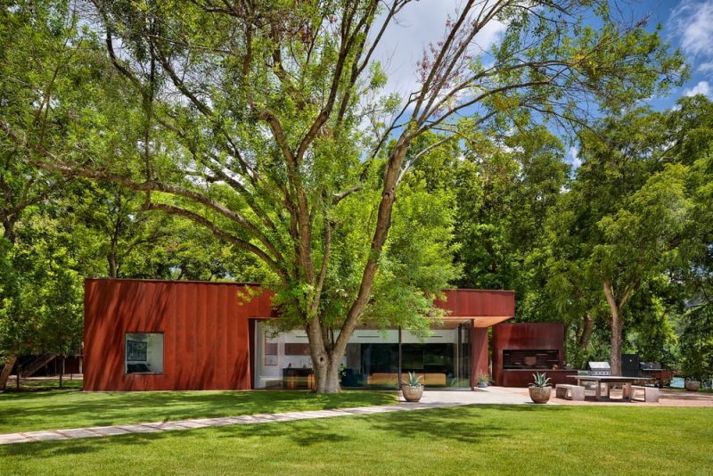 River Hills Cabin and W Dock / Miró Rivera Architects