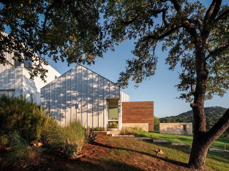 Jonestown Tree house / Faye + Walker