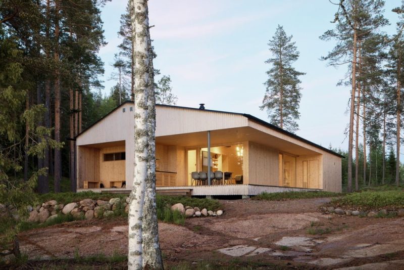 Finnish Lakeside Retreat / Playa Architects