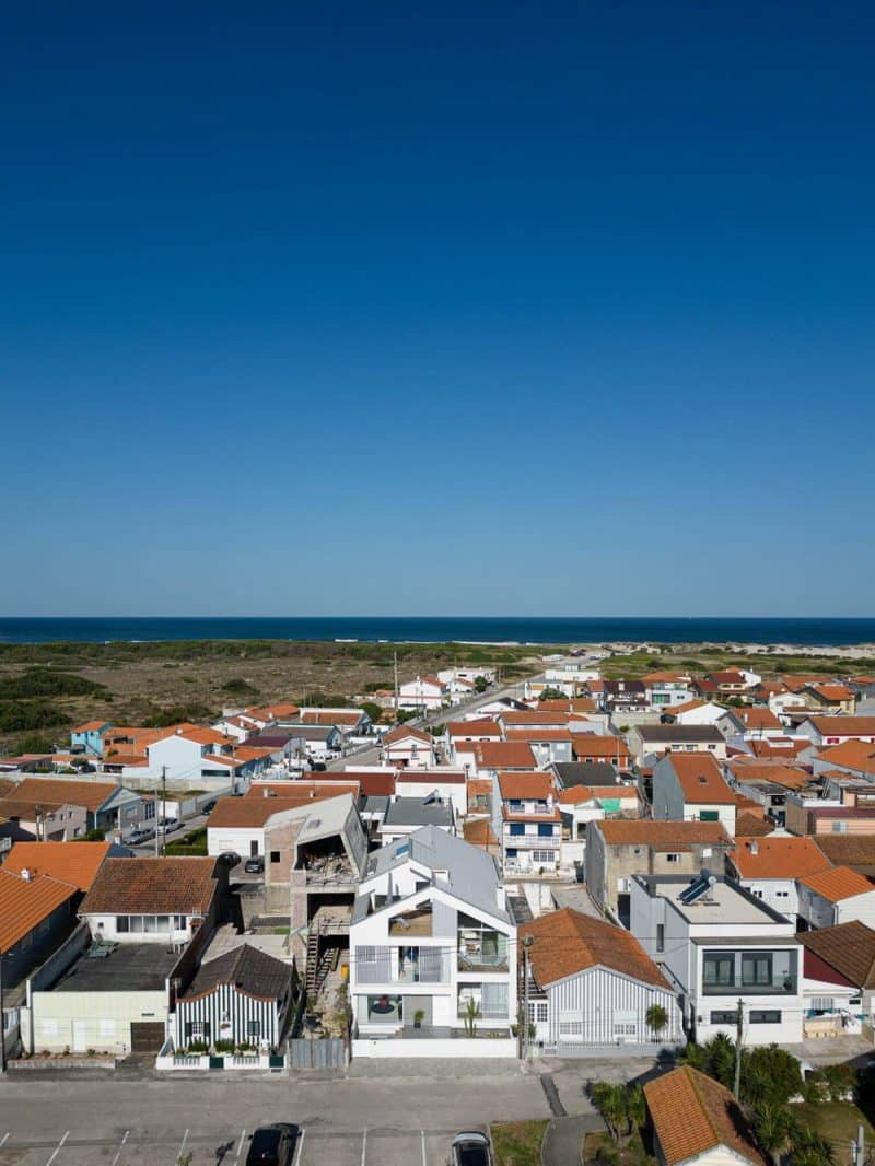 Salt Color House / Rómulo Neto Arquitectos